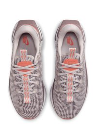 Nike Performance MOTIVA - Zapatillas running asfalto - platinum violet taupe grey light wild mango iron grey