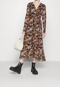 Freequent Vardagsklänning - brown