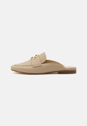 MICHAEL Michael Kors, MCKENZIE MULE - Šľapky - khaki