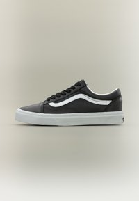 Niet geselecteerd, black/true white