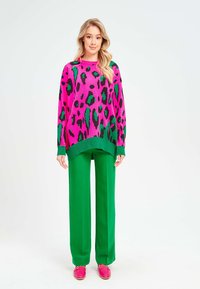 Cesare Gaspari Maglione - fushia