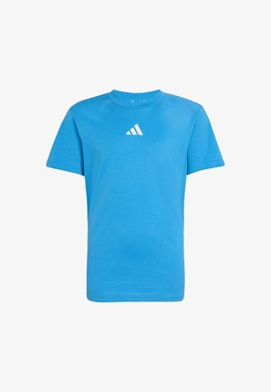 Niebieski bawełniany T-shirt z krótkimi rękawami, okrągłym dekoltem i białym logo na piersi. Prosty design, gładka faktura i regularny krój.