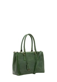 Borsa a mano in pelle verde con due manici, arredamenti dorati, chiusura con zip e tracolla regolabile. Forma rettangolare con dettagli minimali.