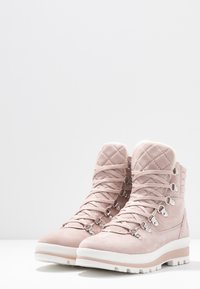 Tamaris Tronchetti - light pink