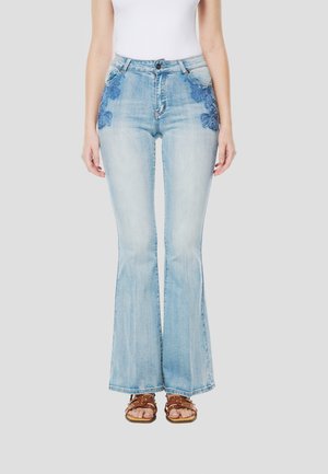 Vaqueros bootcut - azul med   medium blue