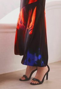 Next LONG SLEEVE COLUMN-REGULAR FIT - Maxikjoler - black with bright abstract floral