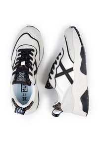 MUNICH Baskets basses - white