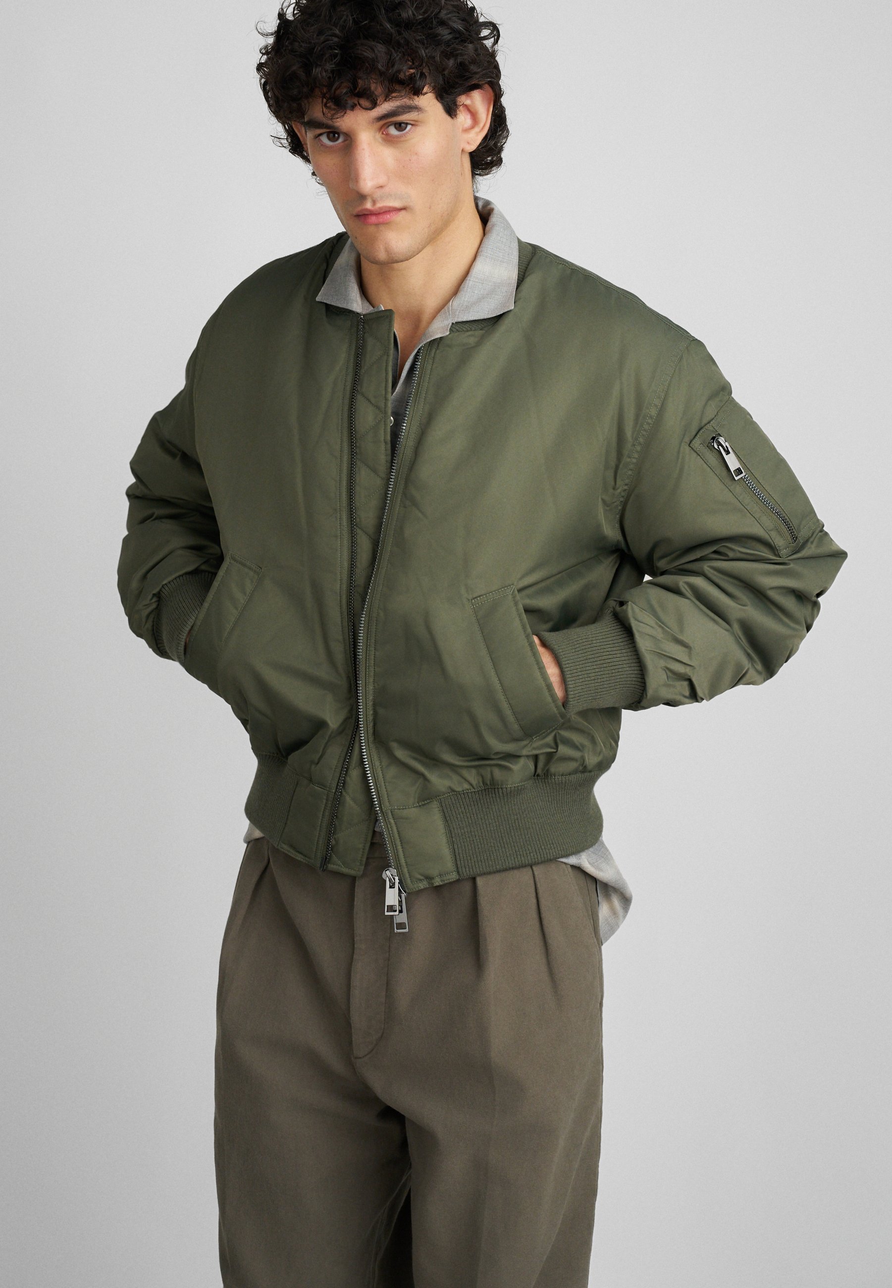 THE GUILTY PARTIES ミリタリージャケット オリーブグリーン OFFICINE GENERALE JAVIER - Bomber Jacket - aventurine green/dark