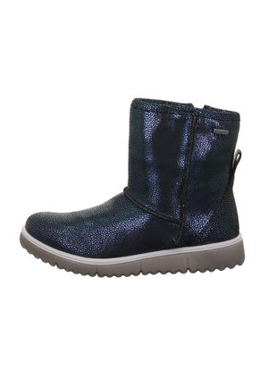 Ankle-Stiefel aus strukturiertem, irisierendem Material in Dunkelblau und Grün. Verfügt über eine graue Gummisohle und einen Zuglasche auf der Rückseite.