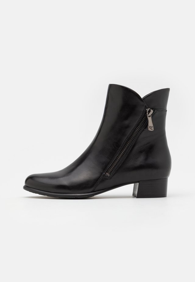 BLETILLA - Botki - black