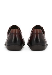 Rjavi usnjeni čevlji z gladkim zaključkom, zaobljenim zadnjim delom in nizkim črnim gumijastim podplatom; vsebujejo minimalno šivanje in elegantno obliko.