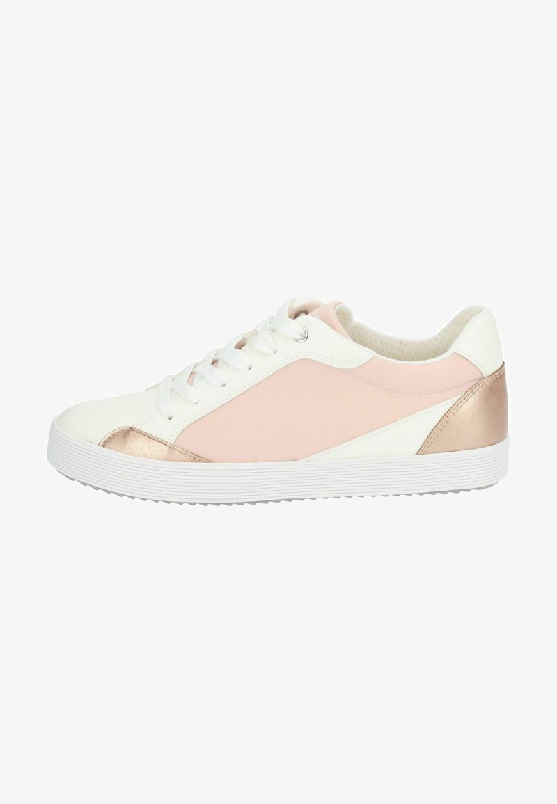 Sneaker bianco con lati in tela rosa e dettagli metallico oro rosa. Presenta una finitura liscia, punta tonda e suola in gomma testurizzata.