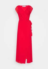 Robe enveloppante rouge avec un décolleté en V, des manches courtes et une ceinture sur le côté. Fabriquée en tissu léger avec une fente haute sur la cuisse. Texture lisse.
