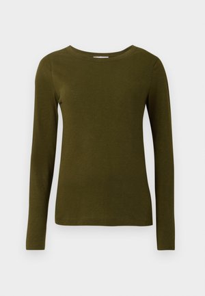 Langsleeve shirt in donker olijfgroen, gemaakt van zacht, lichtgewicht stof met een ronde hals en een getailleerd silhouet.