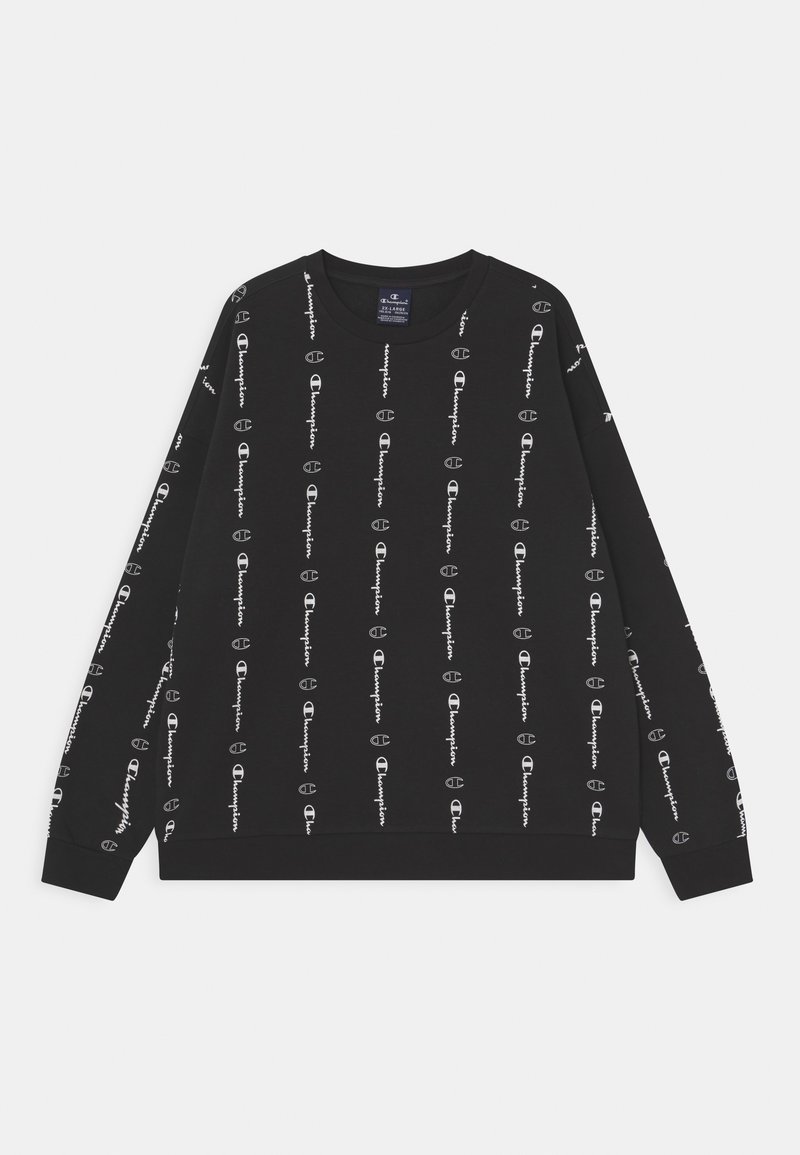 Sweat-shirt noir à manches longues avec des rayures verticales blanches comportant des motifs répétés de texte et de logo "Champion" sur le devant, les manches et le dos.