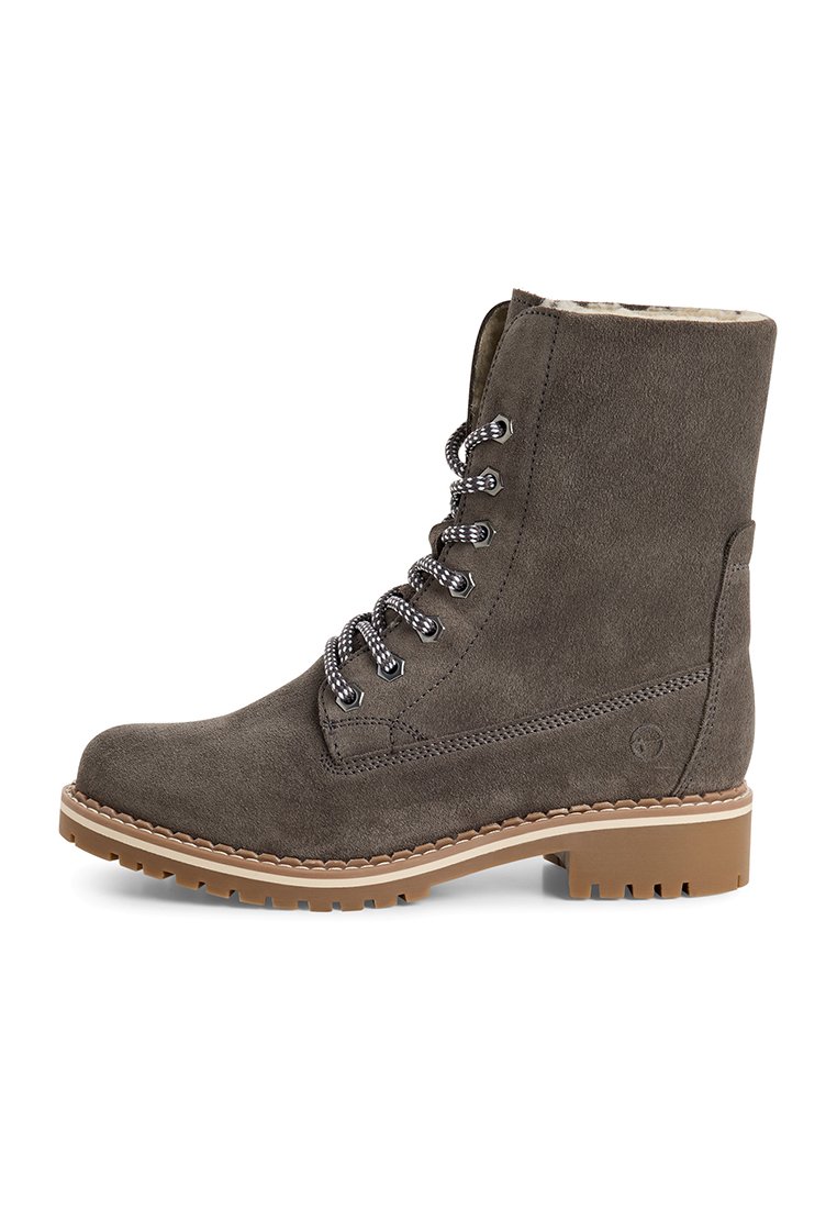 Botines con cordones