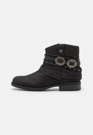 Kotníkové boty - black