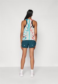 ASICS ROAD SHORT - Pantalón corto de deporte - saxon green