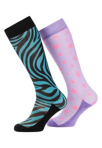 Ponožky po kolena: černé s tyrkysovými pruhy zebry a fialovým vrškem; fialové s růžovými hvězdami; měkká, elastická tkanina, kontrastní manžety.