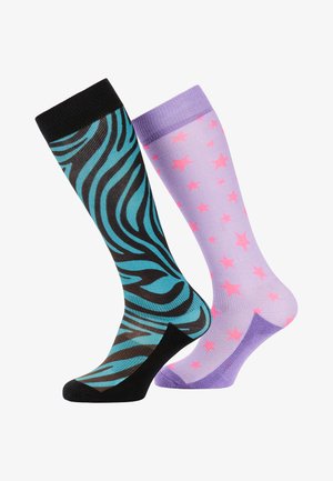 Knielange sokken: zwart met turquoise zebra-stripes en een paarse bovenkant; paars met roze sterren; zachte, rekbare stof, contrasterende boorden.