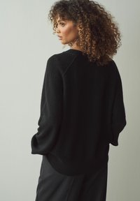 Next CREW NECK - Džemperis - black