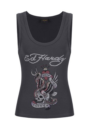 Graues Tanktop mit rundem Halsausschnitt, das ein farbenfrohes Strassdesign eines Schädels, Flügeln, eines Herzens und eines Banners mit der Aufschrift "NEW YORK CITY" zeigt.