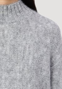 Aware VMMARS HIGH NECK CROPPED - Vesta - light grey