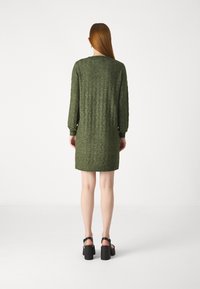 Vero Moda VMYEN O-NECK DRESS - Φόρεμα-πουλόβερ - rifle green