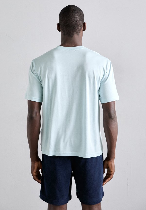 HALE - Basic T-shirt - winter sky3