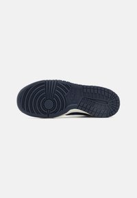 Thumbnail Image 5