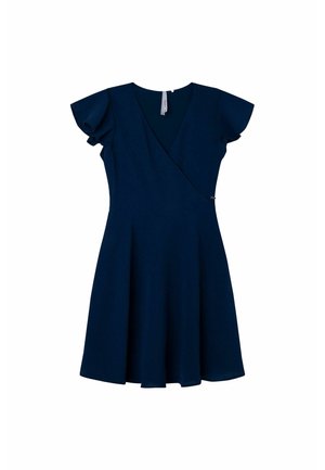 Marineblaum Wickelkleid mit kurzen, gerafften Ärmeln, ausgestelltem Rock und glatter Textur. Mit seitlicher Stecknadel-Detailierung als Akzent.