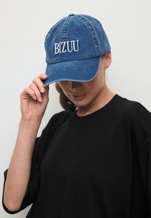 BIZUU, ZANE - Pet - blue