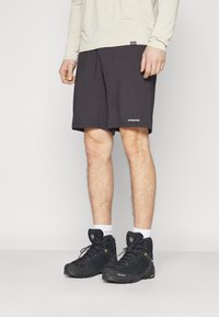 Patagonia - TERREBONNE SHORTS - kurze Sporthose - black Thumbnail-Bild 1