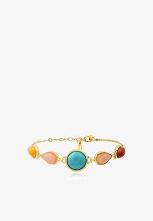Bracelet chaîne en or avec une grande pierre turquoise ronde, deux pierres roses en forme de goutte, une pierre ronde orange et une pierre ronde rouge.