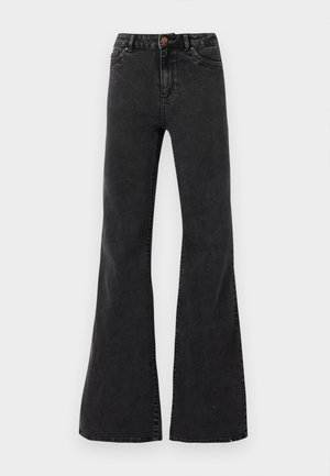 Jean flare noir en denim, avec une taille haute, des poches avant et des coutures visibles. Texture lisse avec un léger éclat.