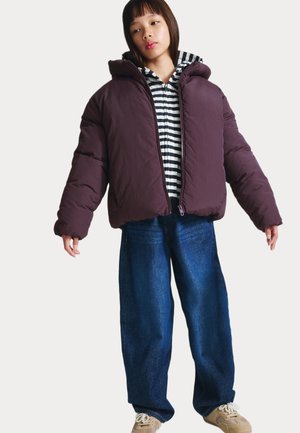 Marks & Spencer, HOODED PUFFER JACKET (6-16 YRS) UNISEX - Chaqueta de invierno - blackberry