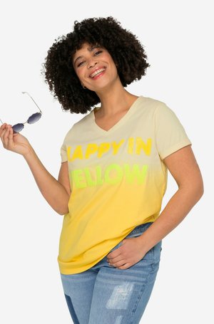 PAILLETTEN-SCHRIFTZUG  V-AUSSCHNITT HALBARM - Print T-shirt - yellow