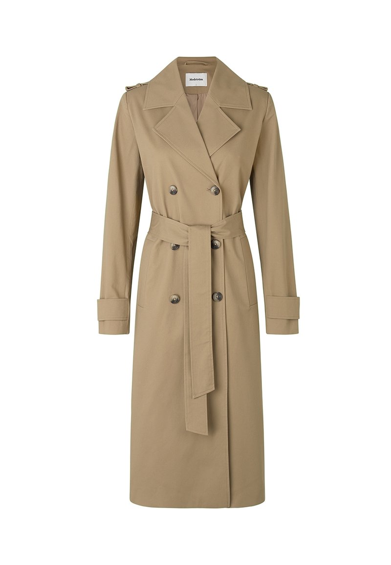 Beige trenchcoat i dobbeltradet design med bælte i taljen, lange ærmer, skulderstropper og store knapper.