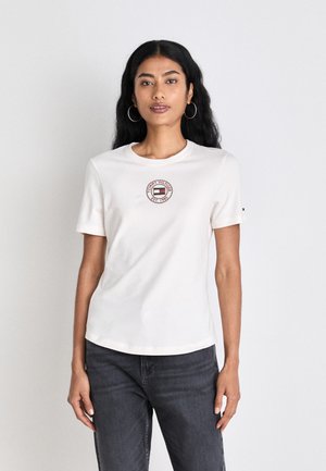 Tommy Hilfiger NAUTICAL GRAPHIC - Μπλουζάκι με στάμπα - ancient white