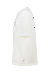 White short-sleeve t-shirt made of cotton, featuring blue graphic accents on the shoulder and a straight silhouette with a rounded neckline.