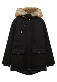 Giacca parka nera con cappuccio foderato in pelliccia staccabile, coulisse, due tasche frontali cargo, dettagli metallici e finitura testurizzata.