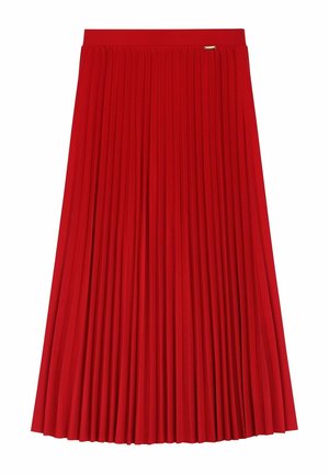 Czerwona plisowana spódnica midi z szerokim paskiem w talii i małą metalową prostokątną metką marki u góry.