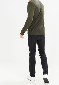 YOURTURN Pullover - olive