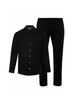 Camicia nera a maniche lunghe con bottoni e taschino sul petto, abbinata a pantaloni neri con lacci. Entrambi hanno uno stile casual e confortevole.