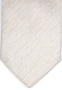 Beige geweven stropdas met een gestructureerd patroon, met een puntige punt en lichte kleurvariaties voor diepte.