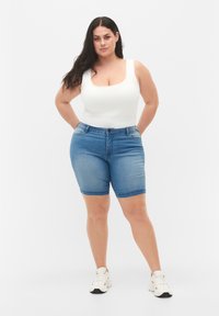 Zizzi DEHNBARES MIT ZWEI-WEGE-FUNKTION - Top - bright white