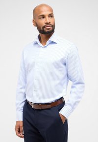 Eterna MODERN FIT - Zakelijk overhemd - hellblau