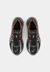 ASICS SportStyle JOG 100S UNISEX - Sportbačiai - black/pure silver