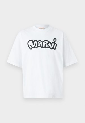 Hvid T-shirt med korte ærmer, oversized fit og store sorte bobletanker, der staver "MARNI" på forsiden.
