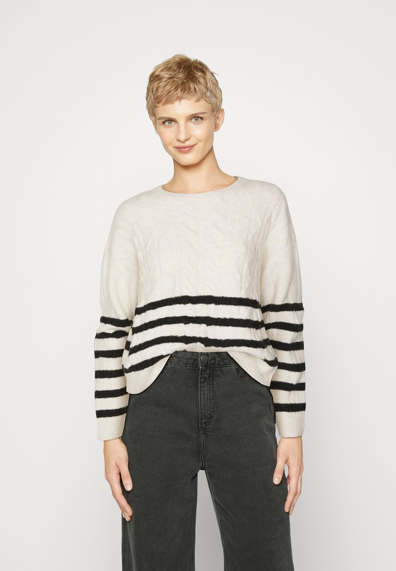 JDY - JDYZARI O NECK CABLE STRIPE - Strickpullover - sandshell/black, Vergrößern